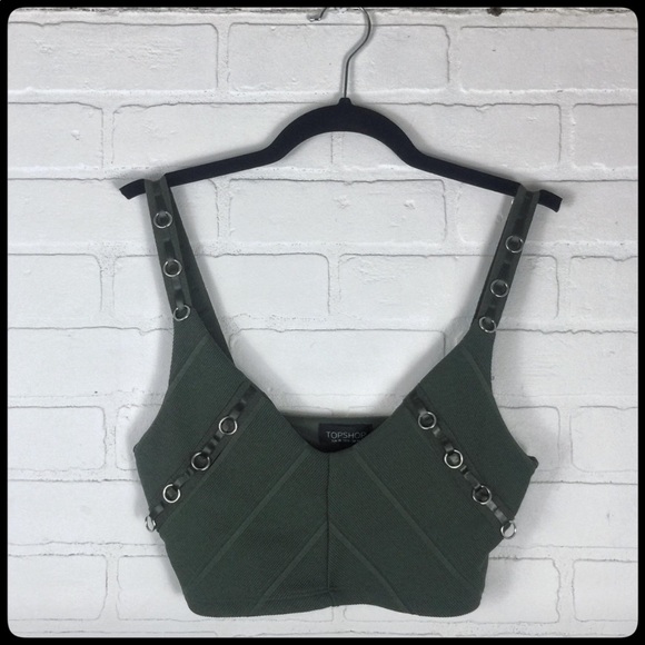Topshop Tops - 🚨 3 FOR $25! TOPSHOP CROP TANK TOP Topshop Tops - 🚨 3 FOR $25! TOPSHOP CROP TANK TOP